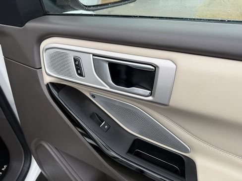 Used 2021 Ford Explorer Platinum w/ Equipment Group 601A image 33