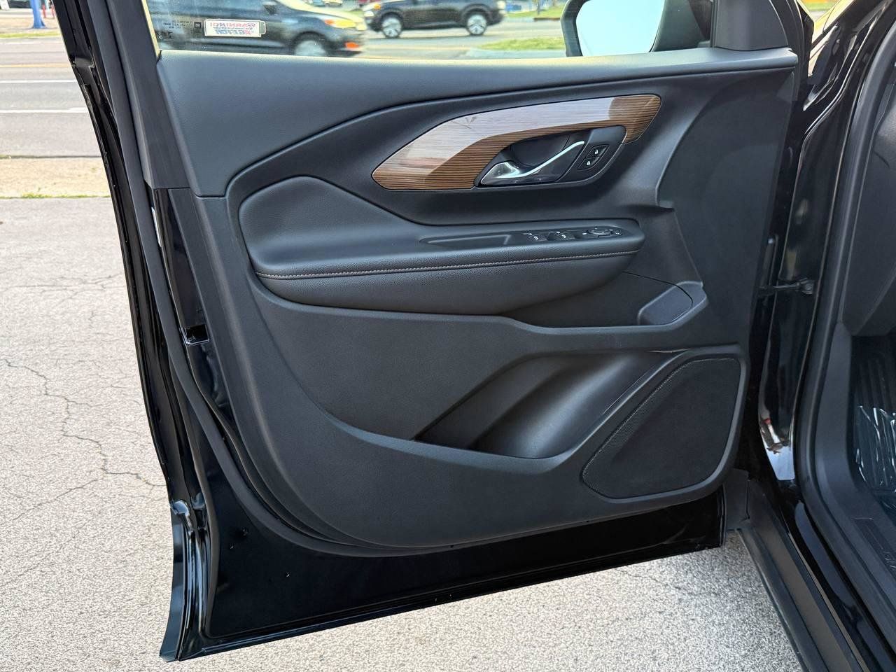 Used 2020 GMC Terrain SLE w/ Driver Convenience Package FWD image 13