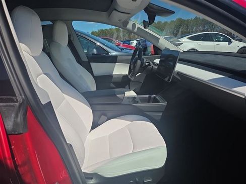 Used 2021 Tesla Model Y Long Range image 3