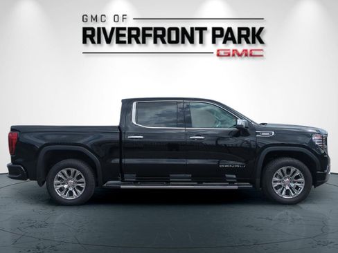 Used 2026 GMC Sierra 1500 Denali w/ Technology Package AWD/4WD image 2