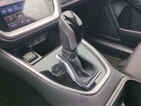 Used 2023 Subaru Outback Premium image 32