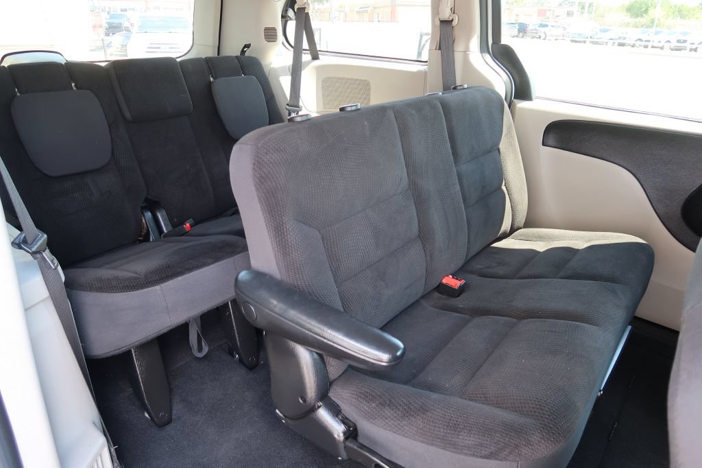 Used 2018 Dodge Grand Caravan SE w/ UConnect Hands-Free Group FWD image 9