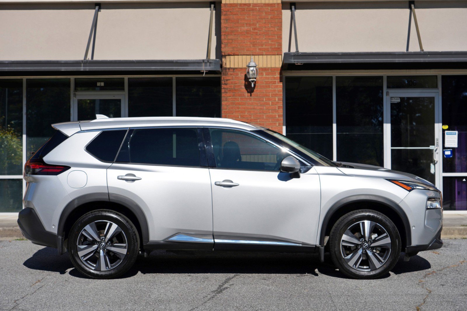 Used 2023 Nissan Rogue SL w/ SL Premium Package FWD image 49
