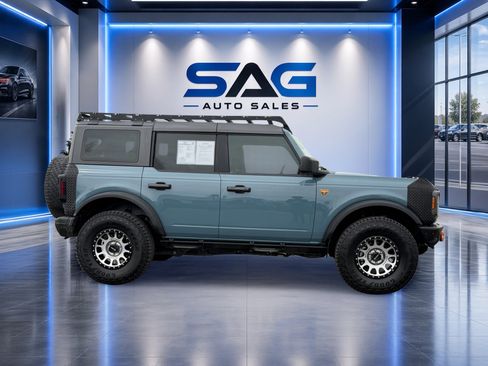 Used 2022 Ford Bronco Badlands w/ Sasquatch Package AWD/4WD image 3