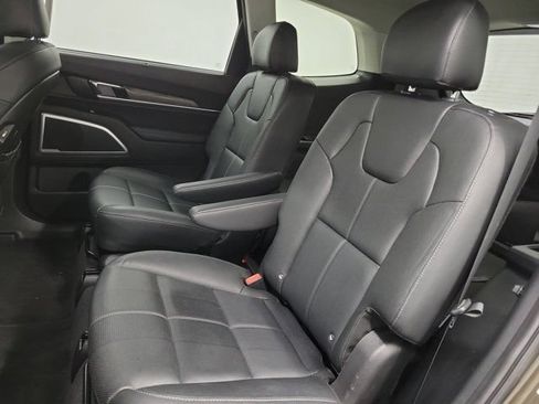 Used 2021 Kia Telluride EX w/ EX Premium Package FWD image 11