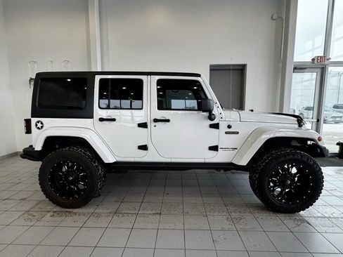 Used 2018 Jeep Wrangler Unlimited Sport image 29