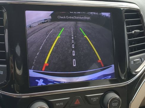 Used 2020 Jeep Grand Cherokee Limited w/ Luxury Group II image 20