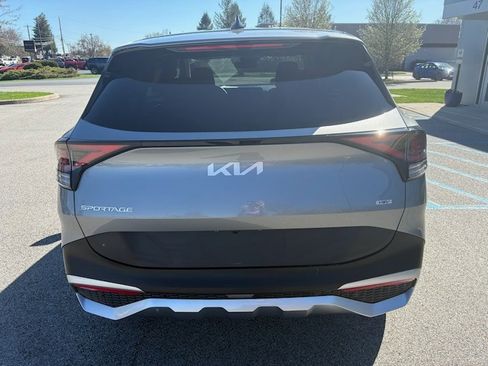 Used 2023 Kia Sportage LX image 5