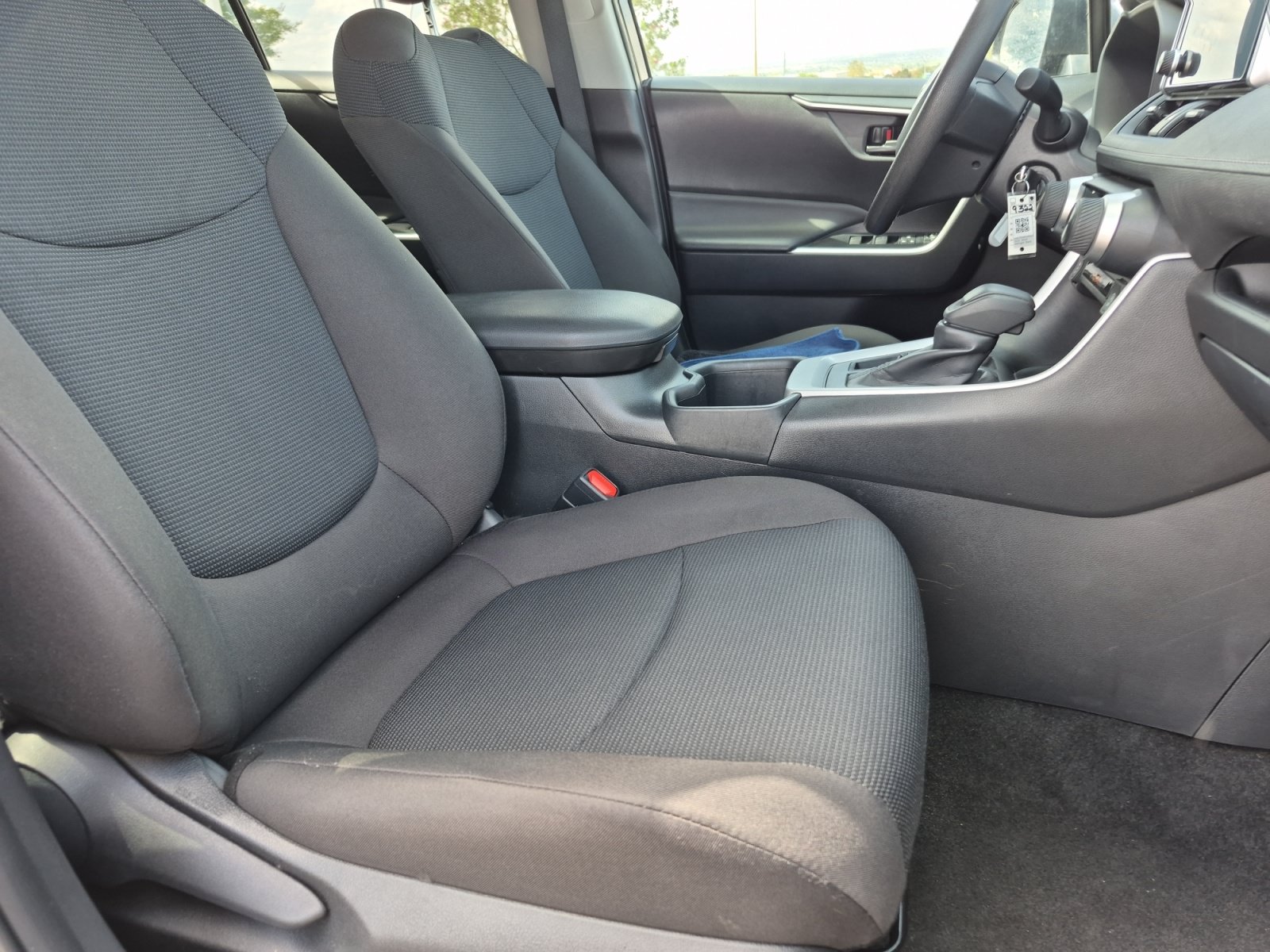 Used 2025 Toyota RAV4 LE AWD/4WD image 24