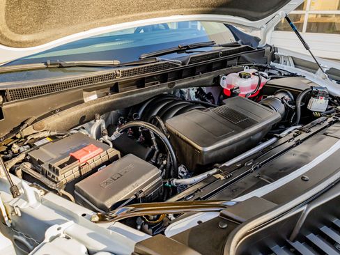 Used 2026 Cadillac Escalade Platinum Sport w/ LPO, ONYX Package image 39