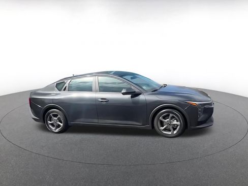 Used 2025 Kia K4 LXS image 2