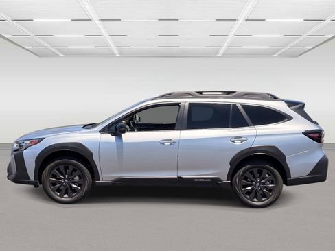 Used 2025 Subaru Outback Onyx Edition AWD/4WD image 2