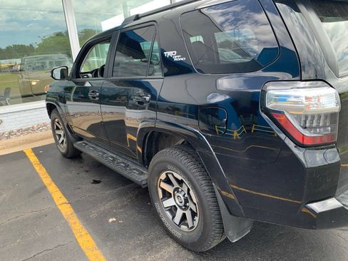 Used 2019 Toyota 4Runner TRD Off-Road Premium AWD/4WD image 4