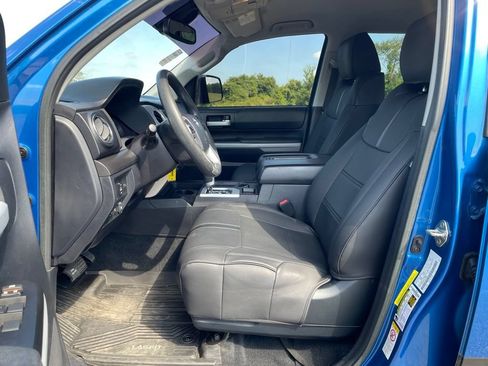 Used 2018 Toyota Tundra SR5 w/ SR5 Upgrade Package AWD/4WD image 14