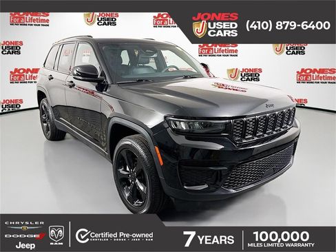 Used 2023 Jeep Grand Cherokee Altitude image 1