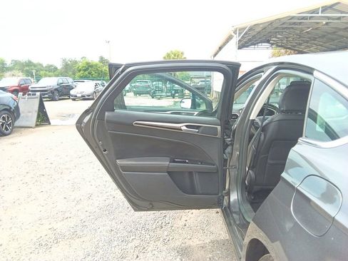 Used 2016 Ford Fusion SE w/ Equipment Group 202A FWD image 23