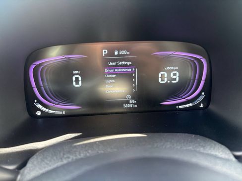 Used 2025 Kia Soul LX w/ LX Technology Package FWD image 38