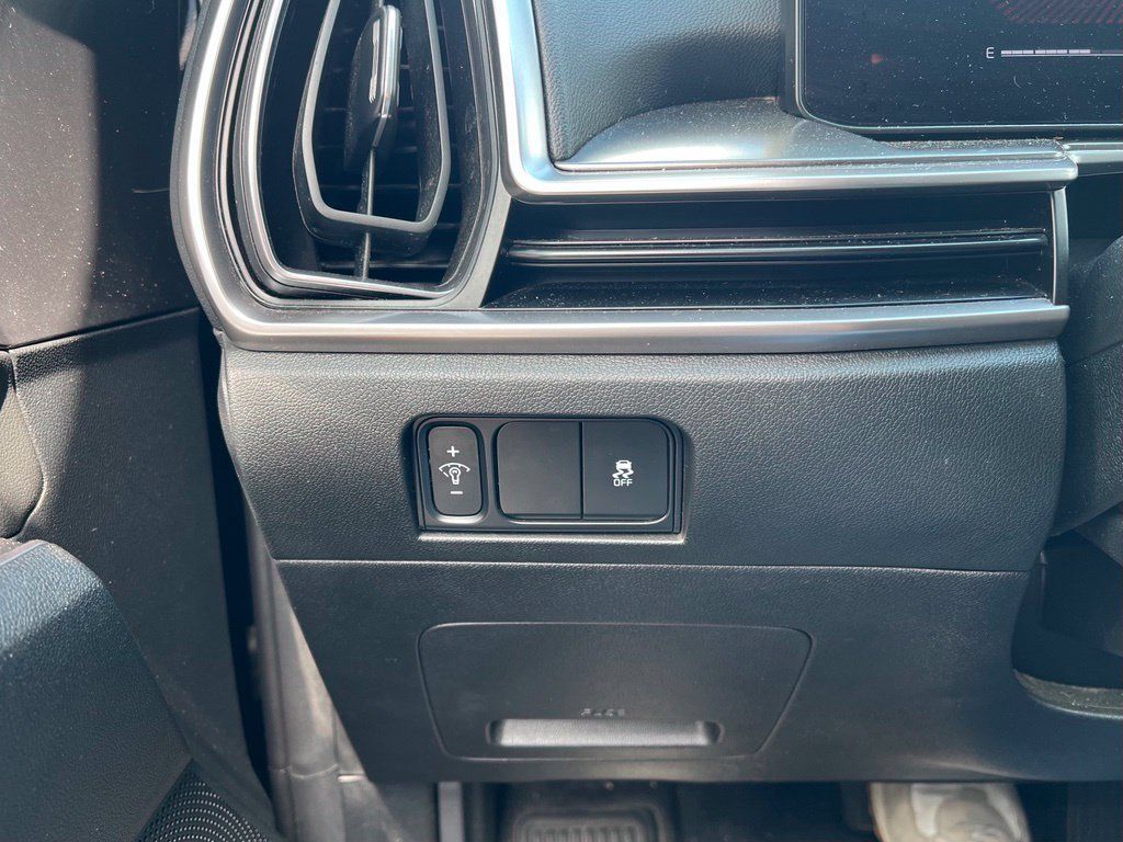 Used 2025 Kia Sorento LX FWD image 18