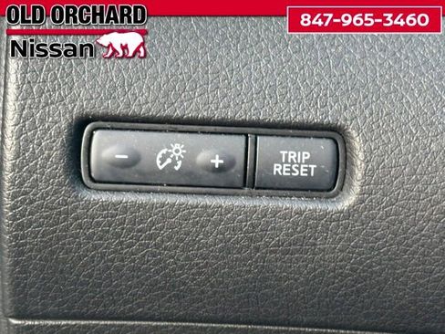 Used 2020 Nissan Rogue SV w/ Premium Package image 19