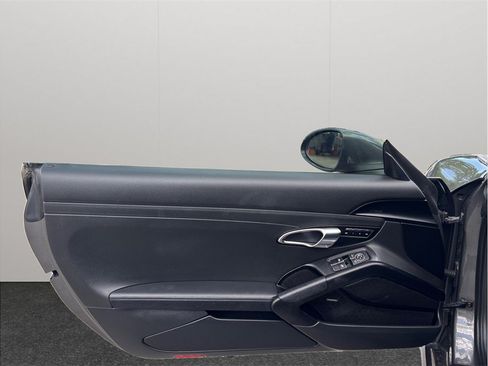 Used 2017 Porsche 718 Boxster S RWD image 22