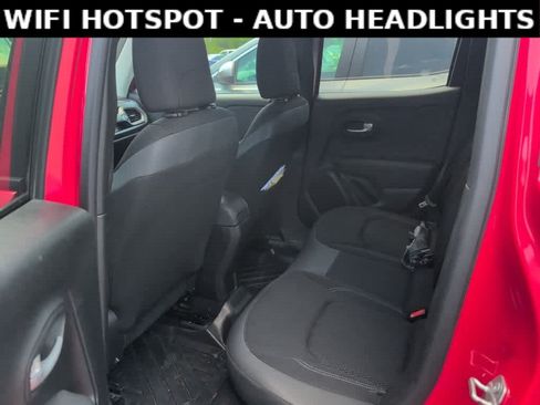 Used 2023 Jeep Renegade Latitude w/ Premium Group AWD/4WD image 8