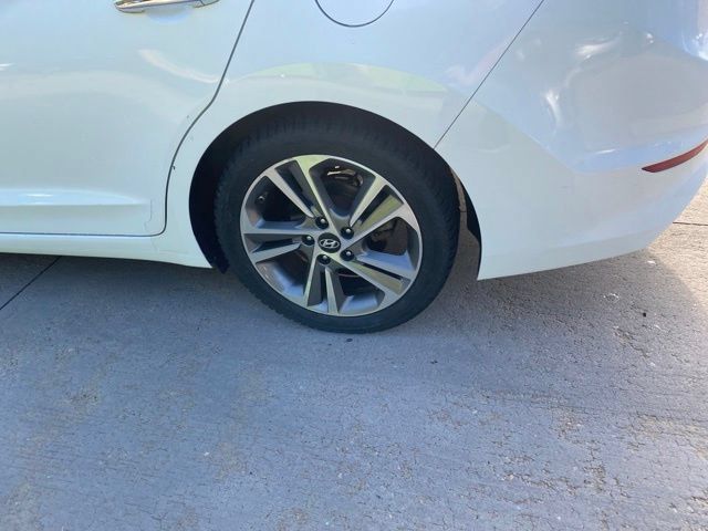 Used 2017 Hyundai Elantra Limited FWD image 13