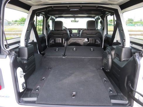 New 2023 Jeep Wrangler Rubicon w/ Steel Bumper Group image 39