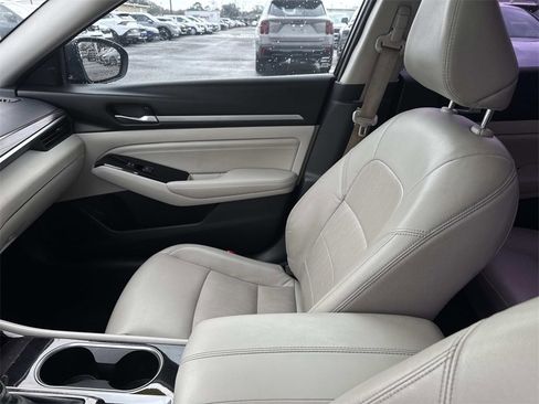 Used 2021 Nissan Altima 2.5 Platinum image 24