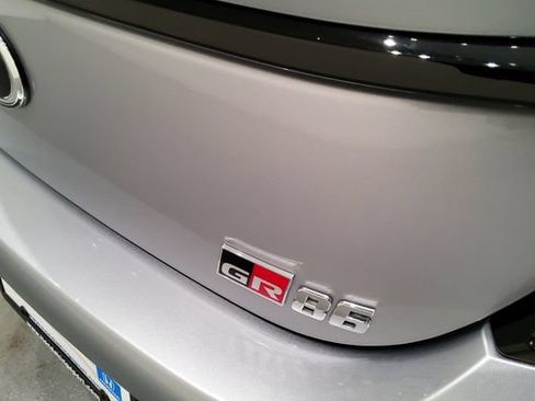 Used 2022 Toyota GR86 Premium RWD image 46