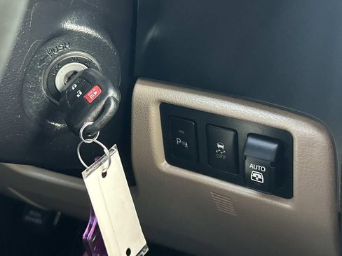 Used 2019 Toyota Sequoia SR5 image 33