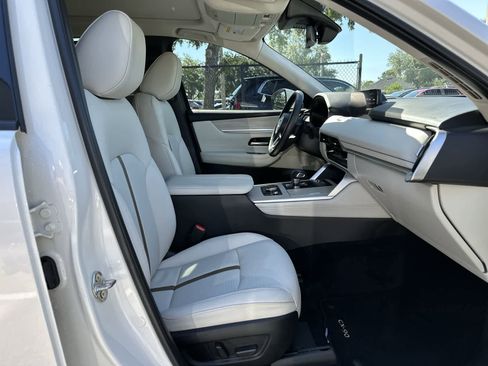 Used 2024 MAZDA CX-90 Plug-In Hybrid w/ Premium Plus AWD/4WD image 9