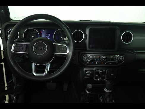 Used 2022 Jeep Wrangler Unlimited Sahara w/ Cold Weather Group AWD/4WD image 14