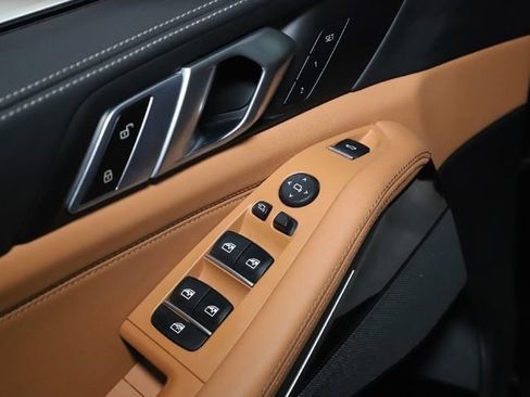 Certified 2025 BMW X5 xDrive40i w/ Premium Package image 17