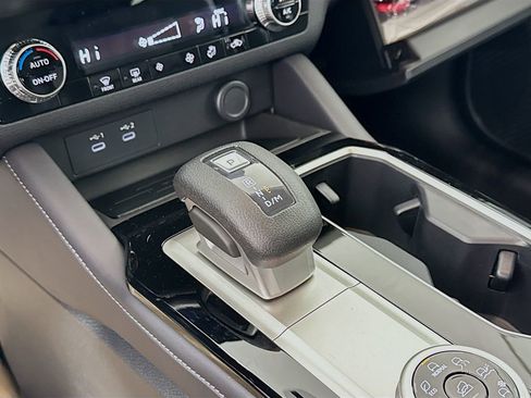 New 2025 Mitsubishi Outlander ES image 17