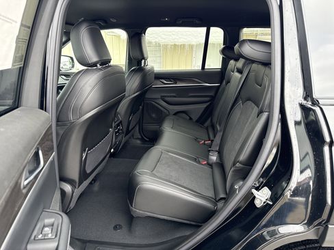New 2026 Jeep Grand Cherokee Altitude AWD/4WD image 14