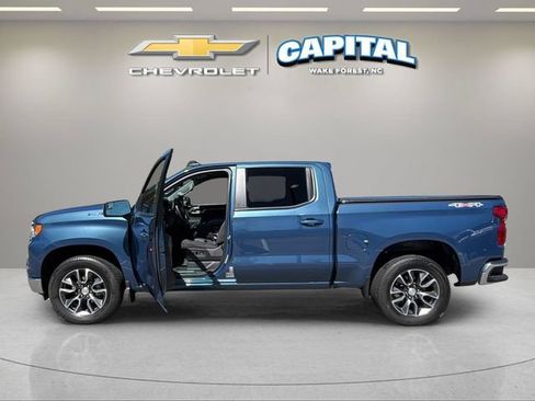 Used 2024 Chevrolet Silverado 1500 LT AWD/4WD image 10