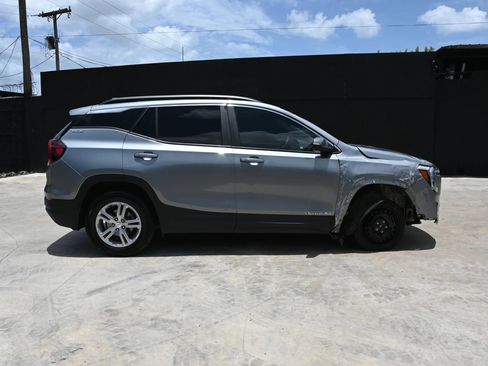 Used 2023 GMC Terrain SLE w/ Driver Convenience Package FWD image 6