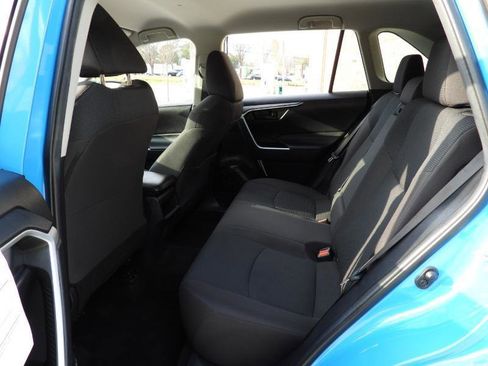 Used 2021 Toyota RAV4 LE image 33