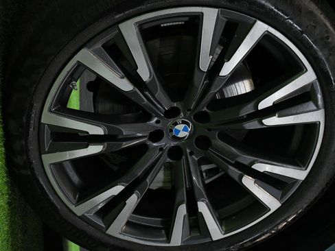 Used 2023 BMW X7 xDrive40i w/ Executive Package image 4