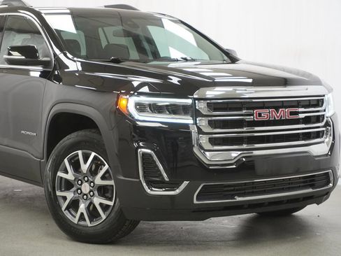 Used 2023 GMC Acadia SLE w/ Driver Convenience Package FWD image 2