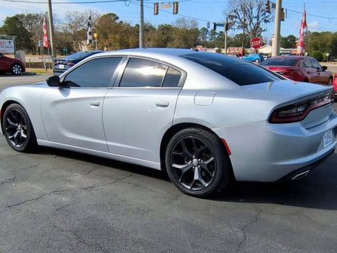 Used 2021 Dodge Charger SXT w/ Leather Interior Group image 6