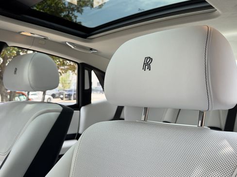 Used 2018 Rolls-Royce Ghost RWD image 32