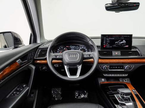 Used 2023 Audi Q5 2.0T Premium w/ Convenience Package AWD/4WD image 16