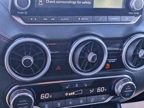 Used 2025 Nissan Sentra SR w/ SR Premium Package image 25