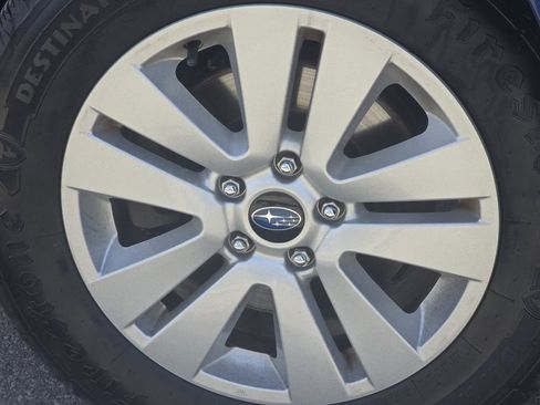 Used 2017 Subaru Outback 2.5i Premium image 8