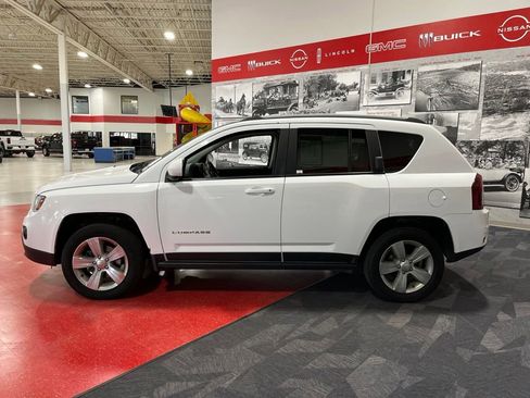 Used 2016 Jeep Compass Latitude AWD/4WD image 6