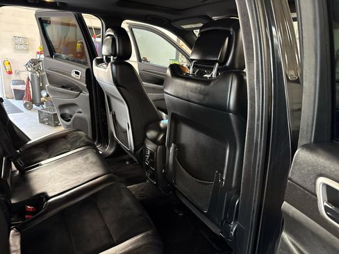 Used 2015 Jeep Grand Cherokee Altitude image 48
