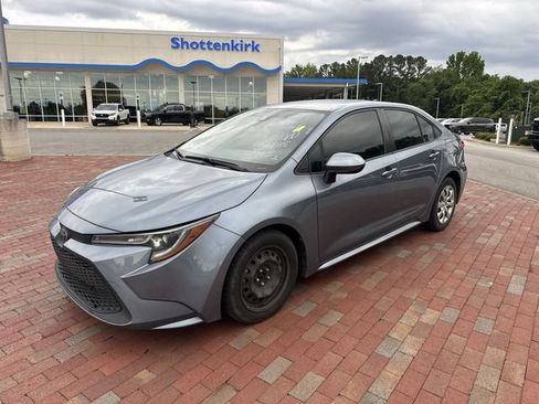 Used 2020 Toyota Corolla LE FWD image 4