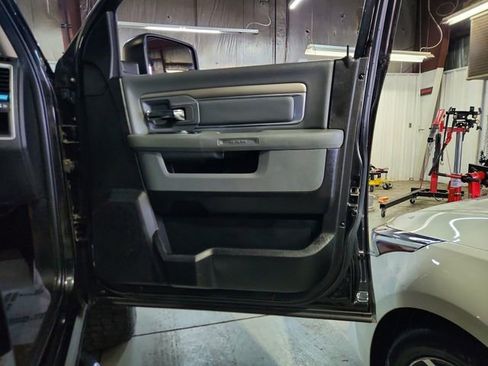 Used 2019 RAM 1500 Classic SLT image 21