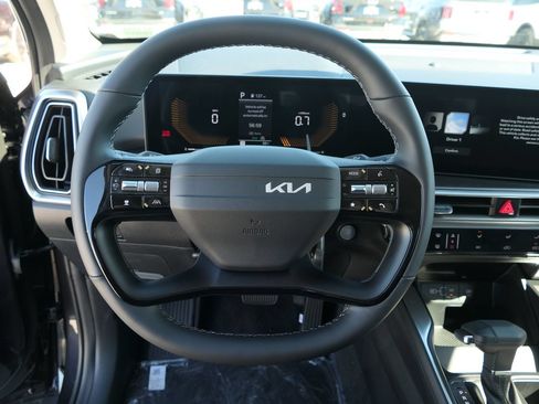 New 2026 Kia Sorento LX FWD image 16